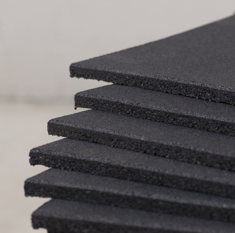 15mm Non-slip Surface Beveled Edges Rubber Gym Tiles (5)